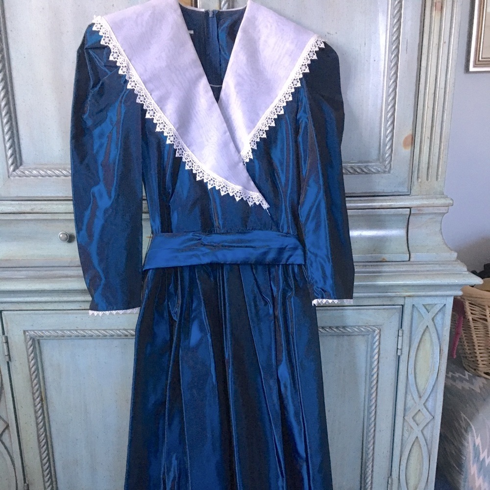 Vibrant midnight blue dress w/ white lapel collar, belted waist with full skirt